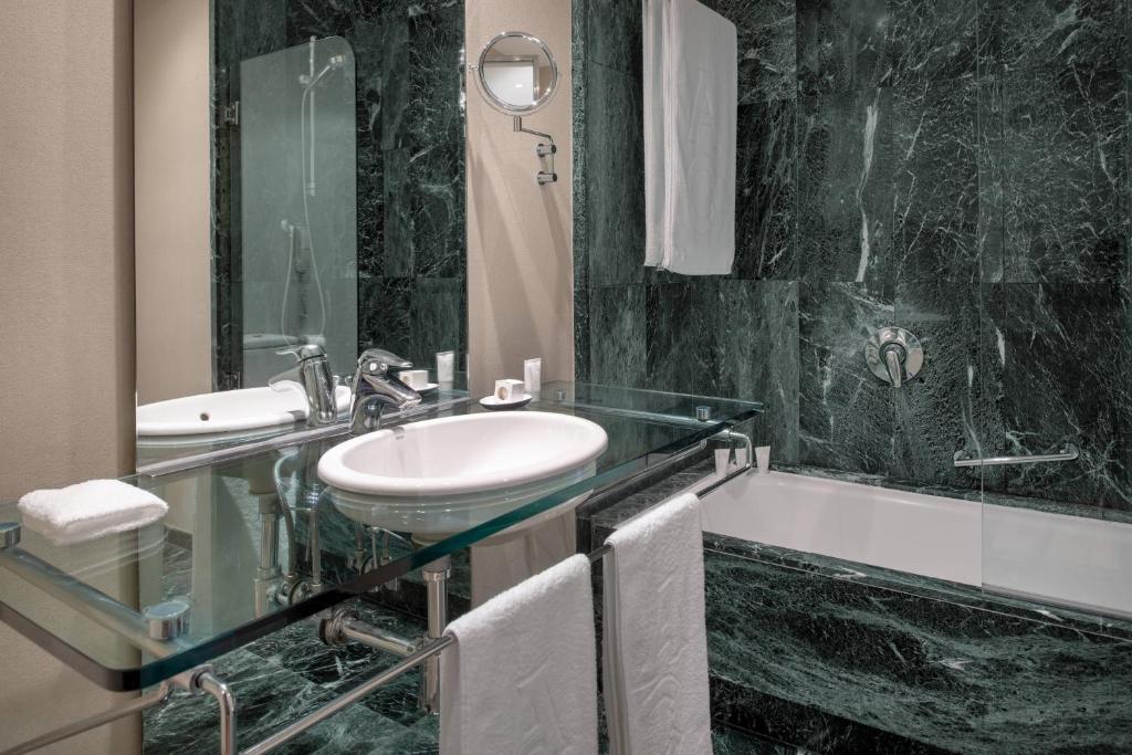 AC Hotel Málaga Palacio by Marriott - Resim 45