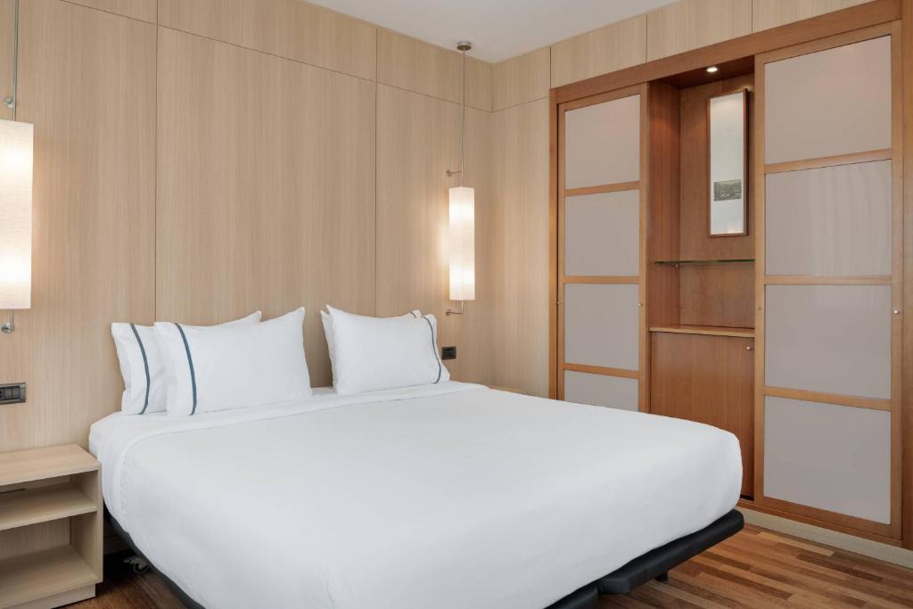 AC Hotel Málaga Palacio by Marriott - Resim 31