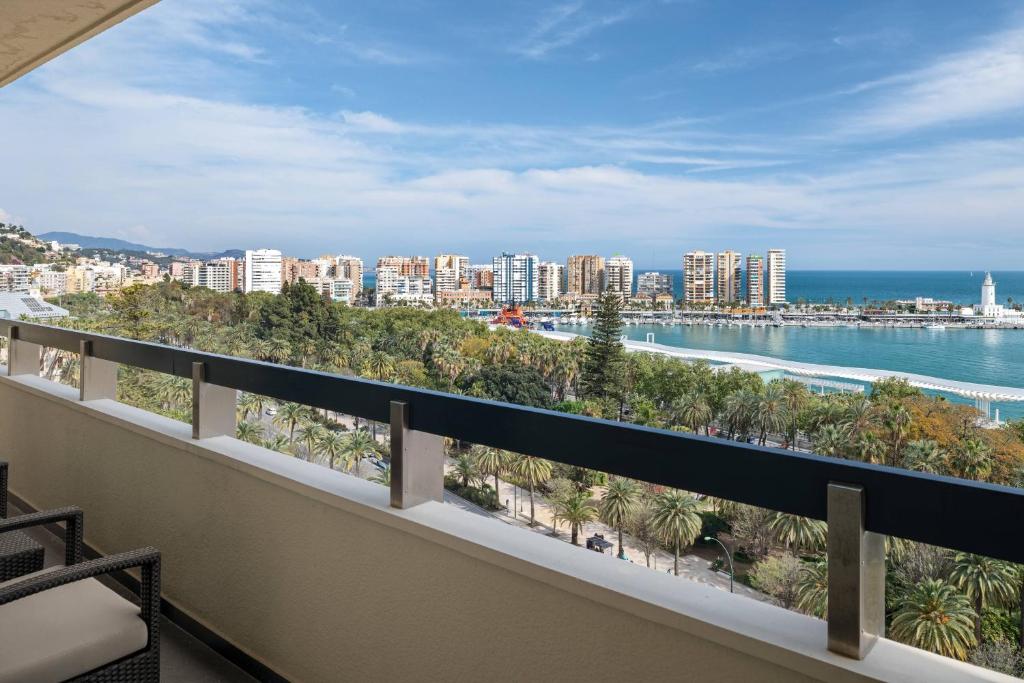 AC Hotel Málaga Palacio by Marriott - Resim 18