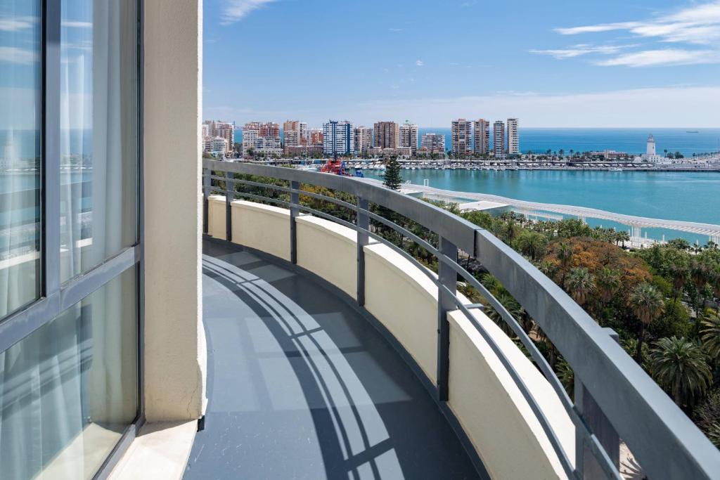 AC Hotel Málaga Palacio by Marriott - Resim 19