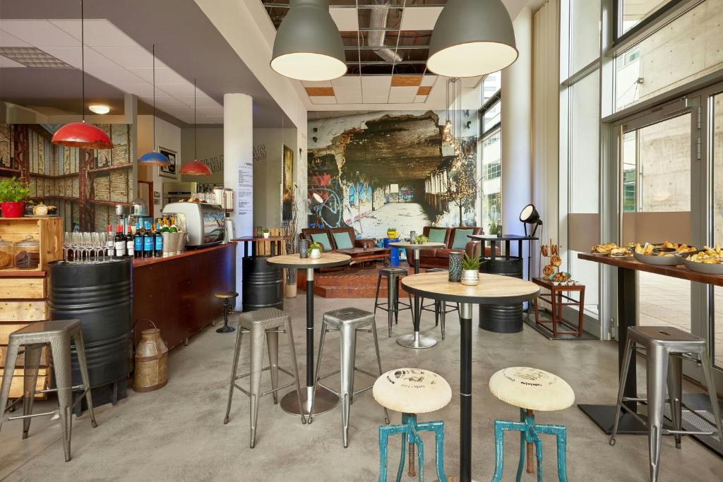 Courtyard by Marriott Berlin City Center - Resim 39