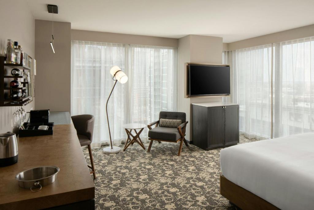 Epicurean Atlanta, Autograph Collection - Corner King Room With City View