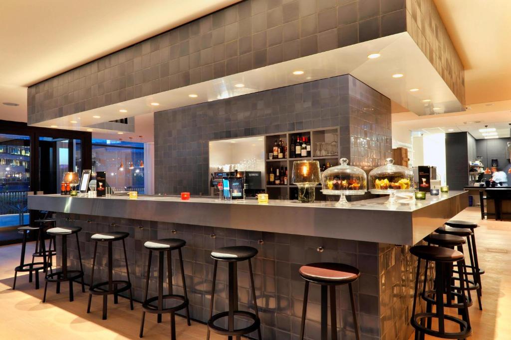 Courtyard by Marriott Amsterdam Arena Atlas - Resim 4