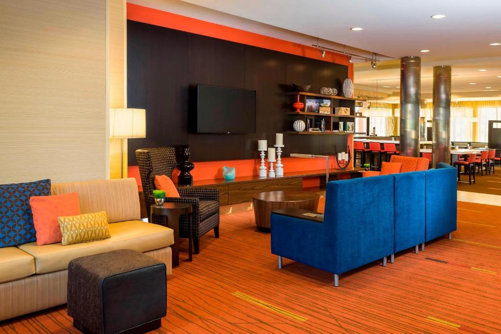 Courtyard by Marriott Kalamazoo Portage photo