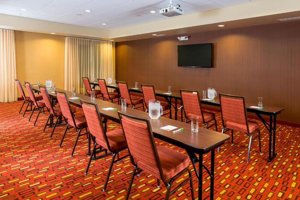 Courtyard by Marriott Kalamazoo Portage photo