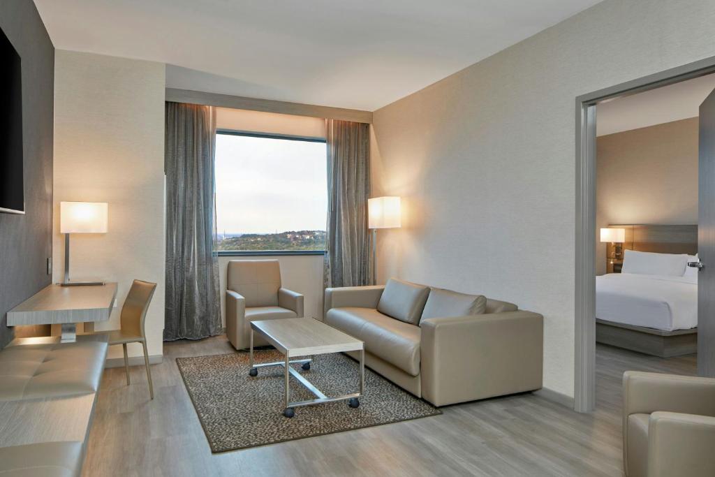 AC Hotel by Marriott Austin Hill Country - Suite King Com 1 Quarto, Vista Campo E Sofá-Cama