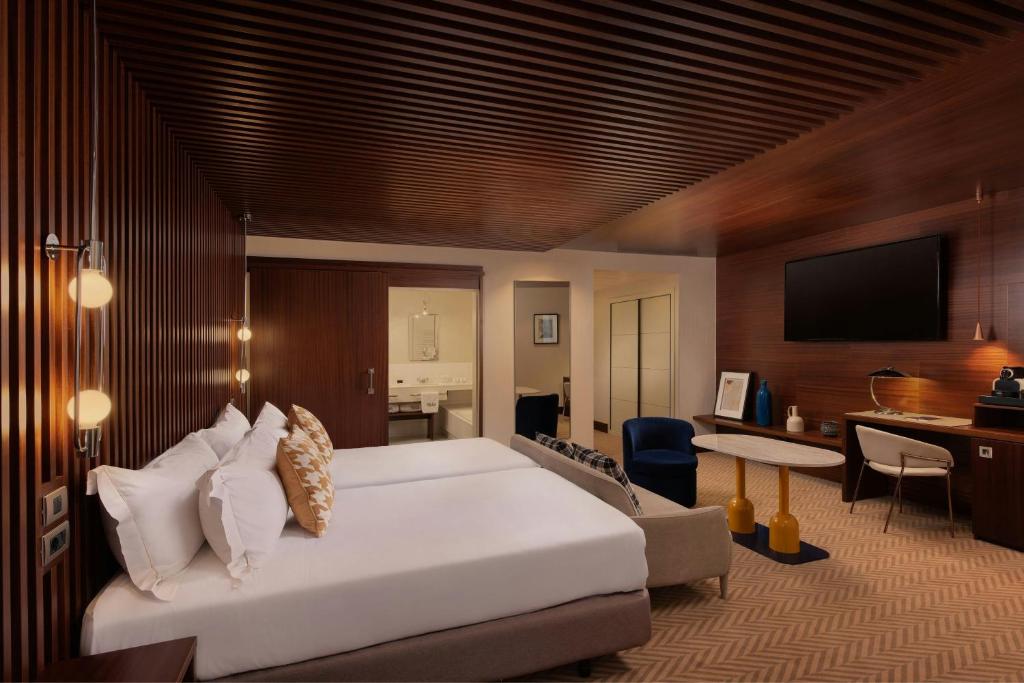 Hotel Ercilla de Bilbao, Autograph Collection - Resim 17