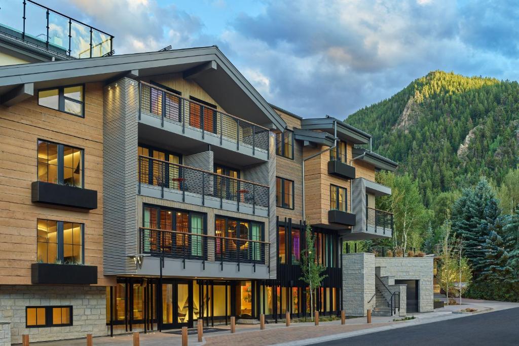 W Aspen photo