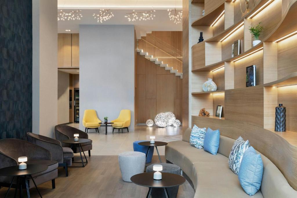 Posezení v ubytování Courtyard by Marriott Batumi