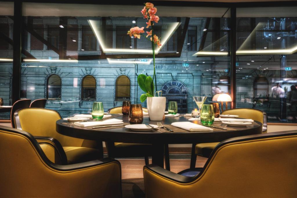 Posezení v ubytování Courtyard by Marriott Belgrade City Center