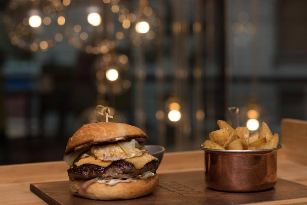 Courtyard by Marriott Belgrade City Center - Resim 32