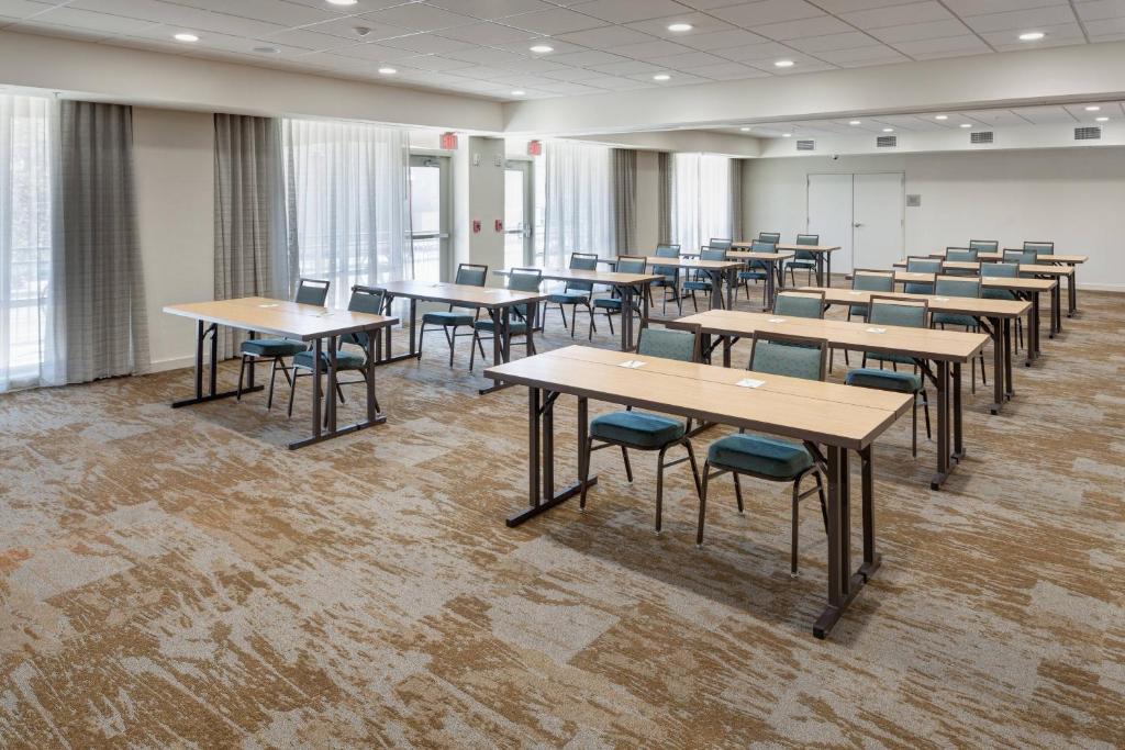 Courtyard by Marriott Fort Worth Historic Stockyards photo