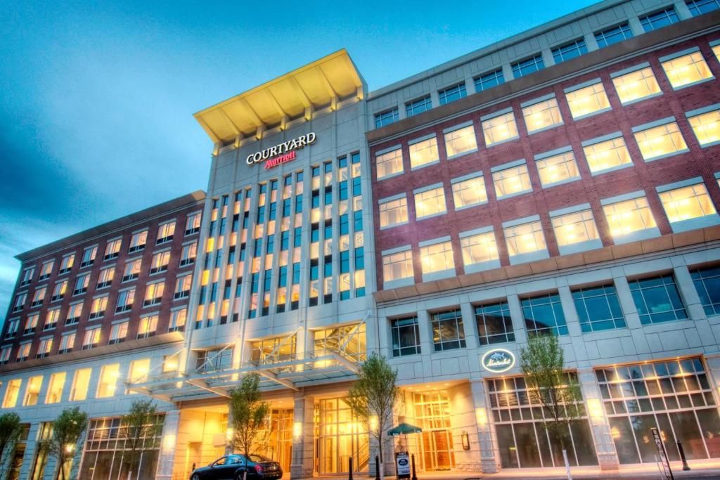 Courtyard Greenville Downtown