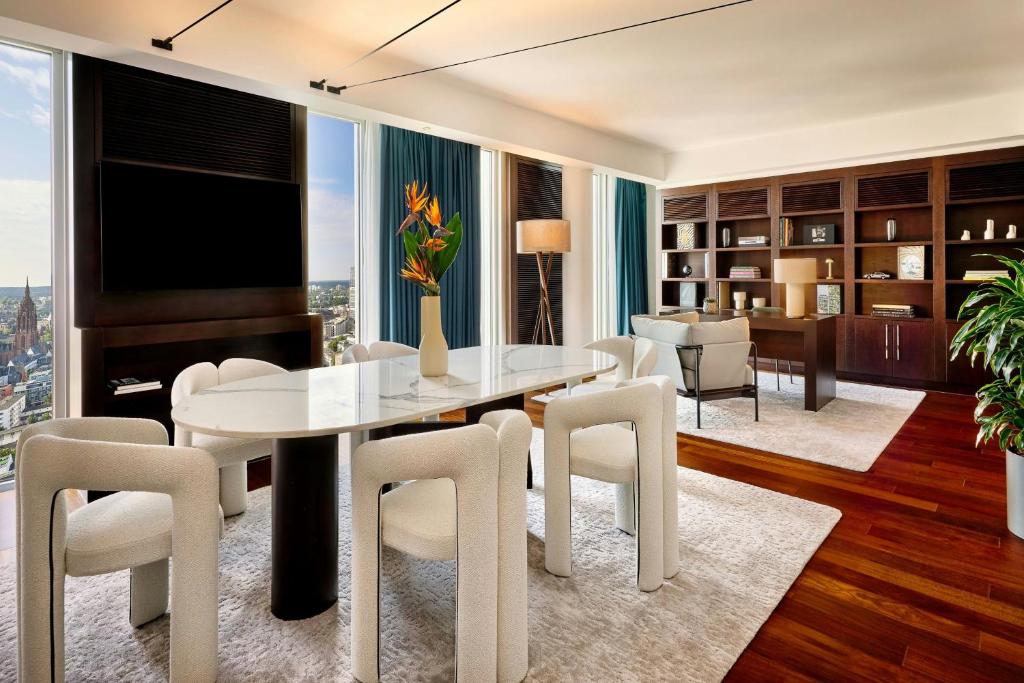 Zona de estar de JW Marriott Hotel Frankfurt