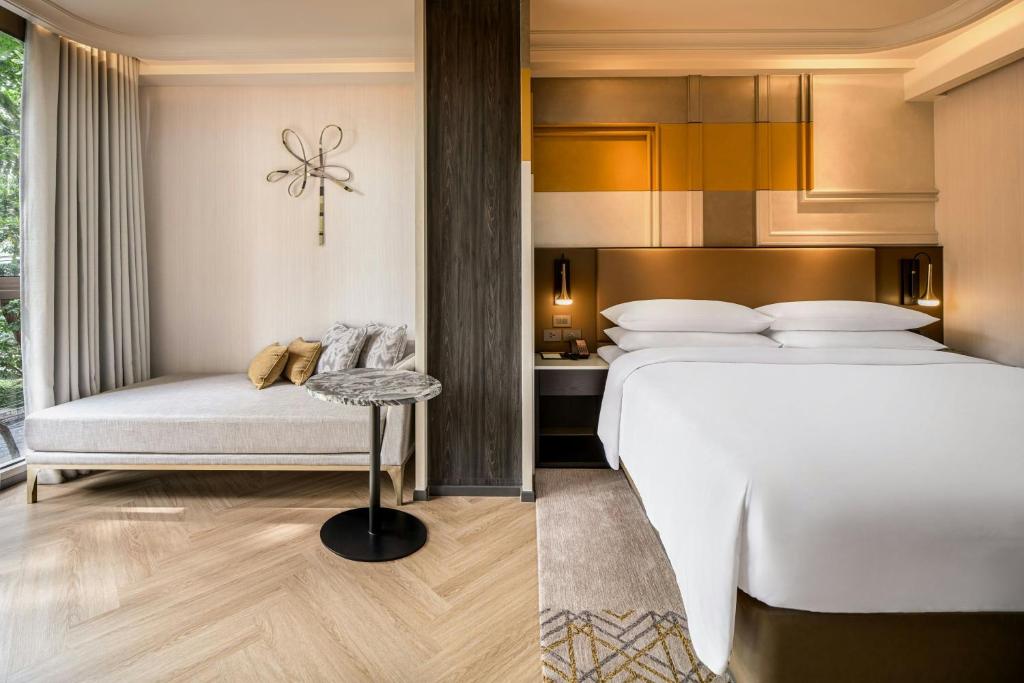 Madi Paidi Bangkok, Autograph Collection - Resim 35