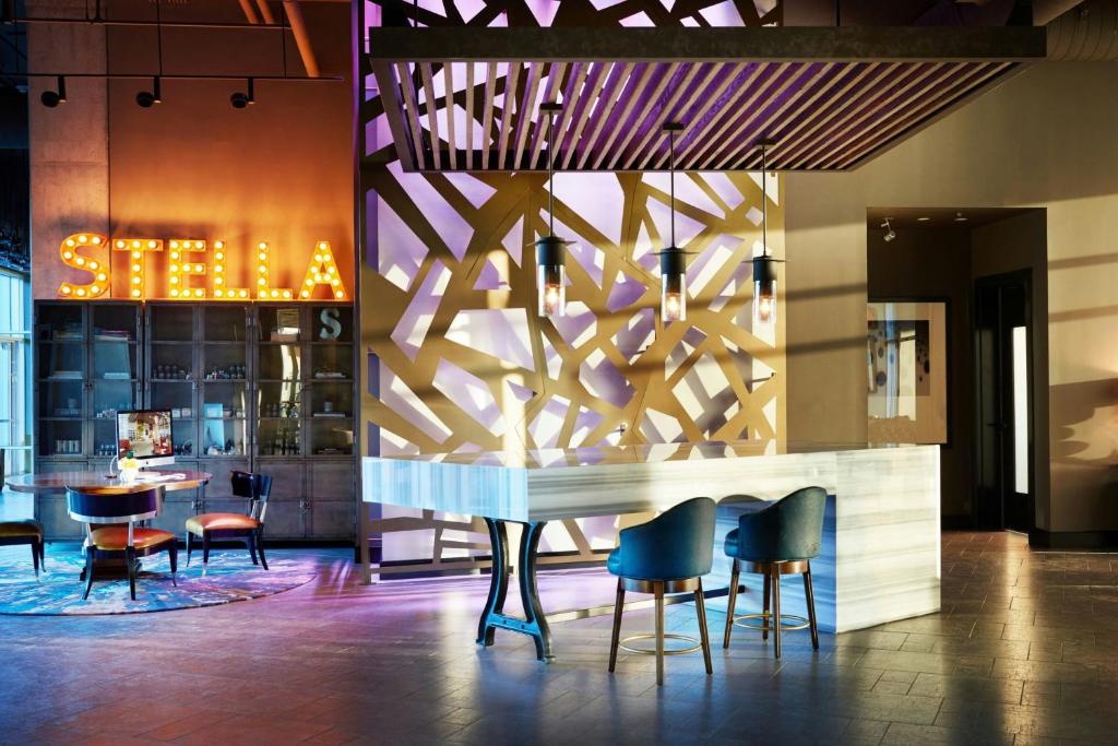 Posezení v ubytování The Stella Hotel, Autograph Collection
