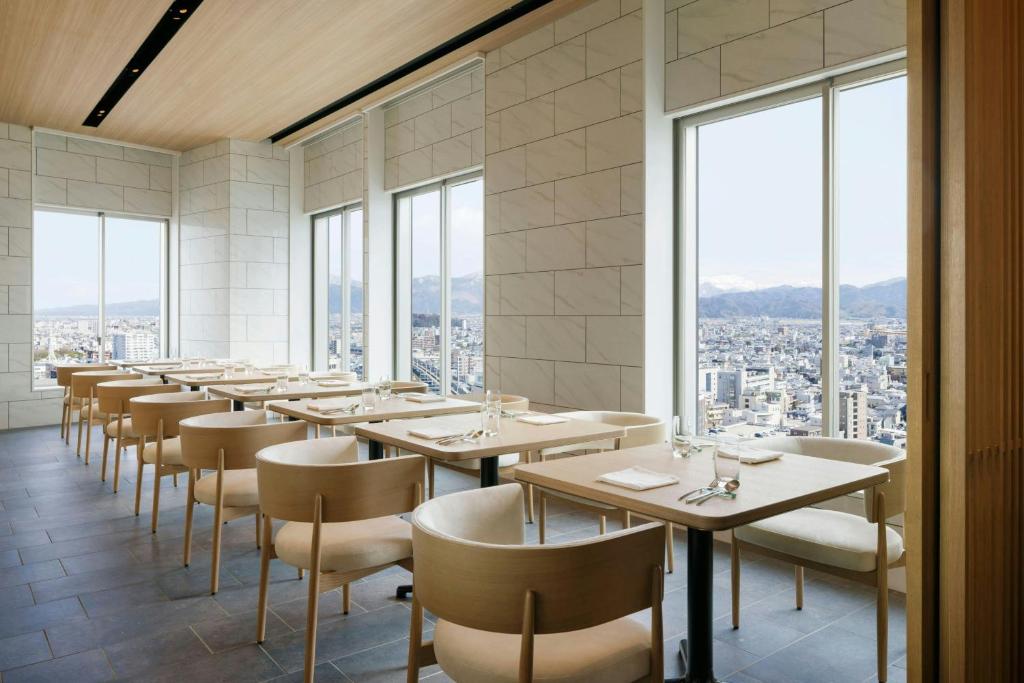 Restaurace v ubytování Courtyard by Marriott Fukui