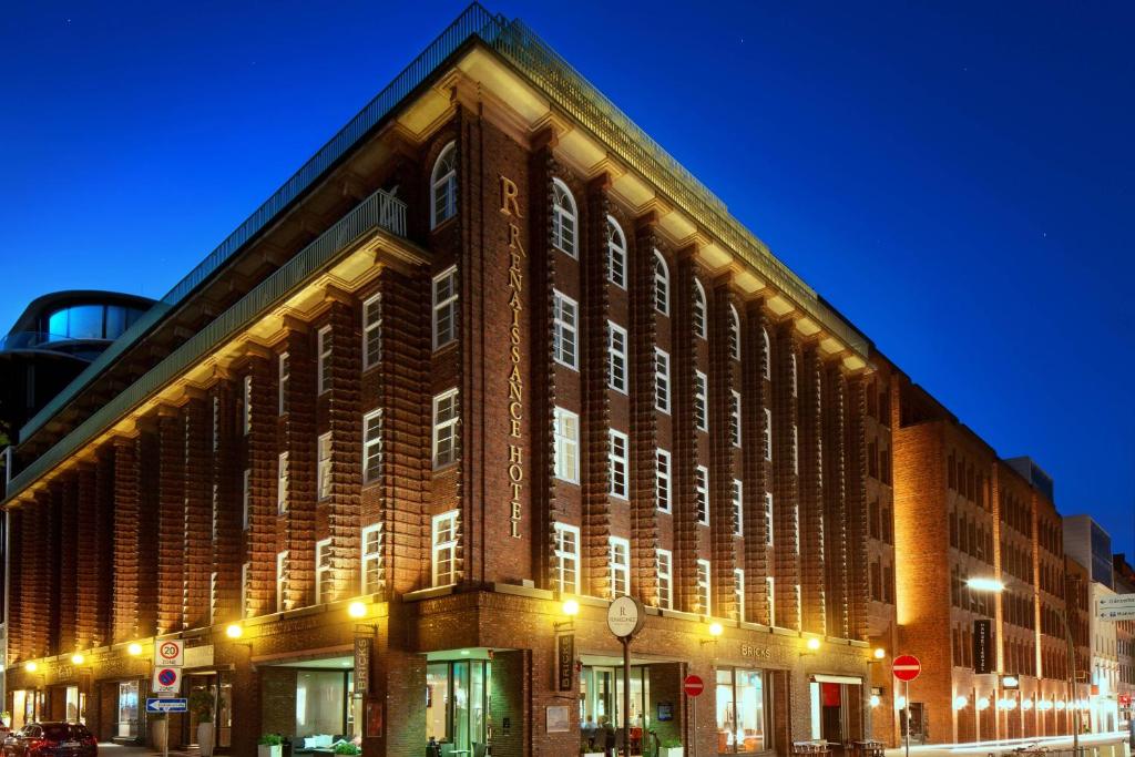 Renaissance Hamburg Hotel - Resim 5