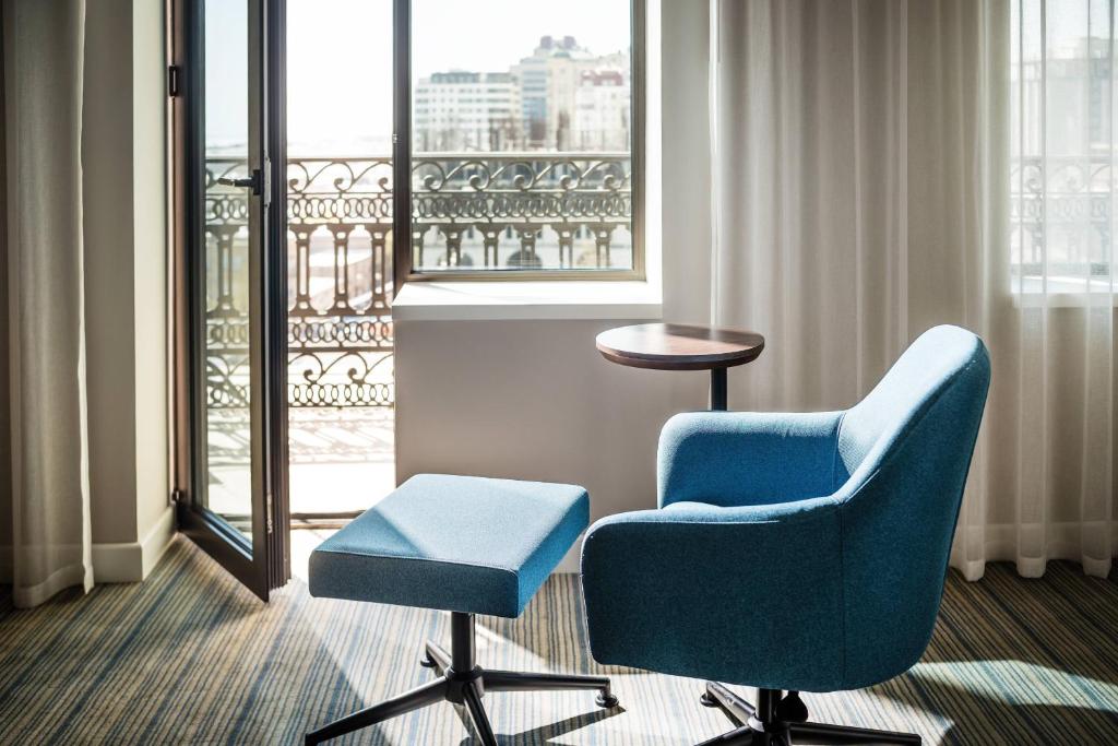 Posezení v ubytování Courtyard by Marriott Baku