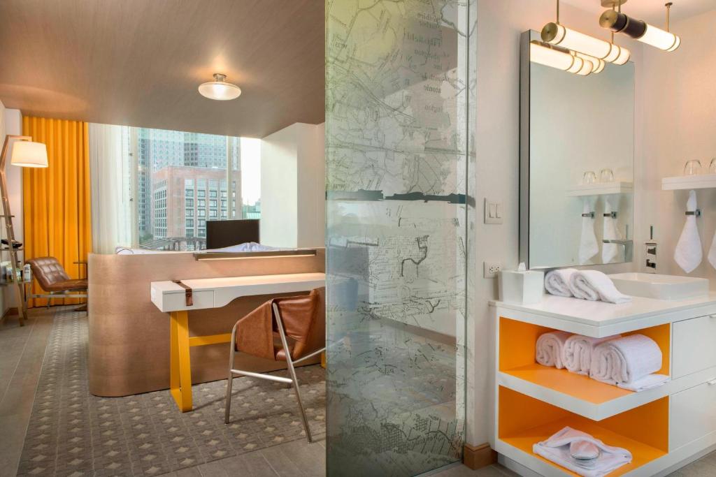 The Envoy Hotel, Autograph Collection - 