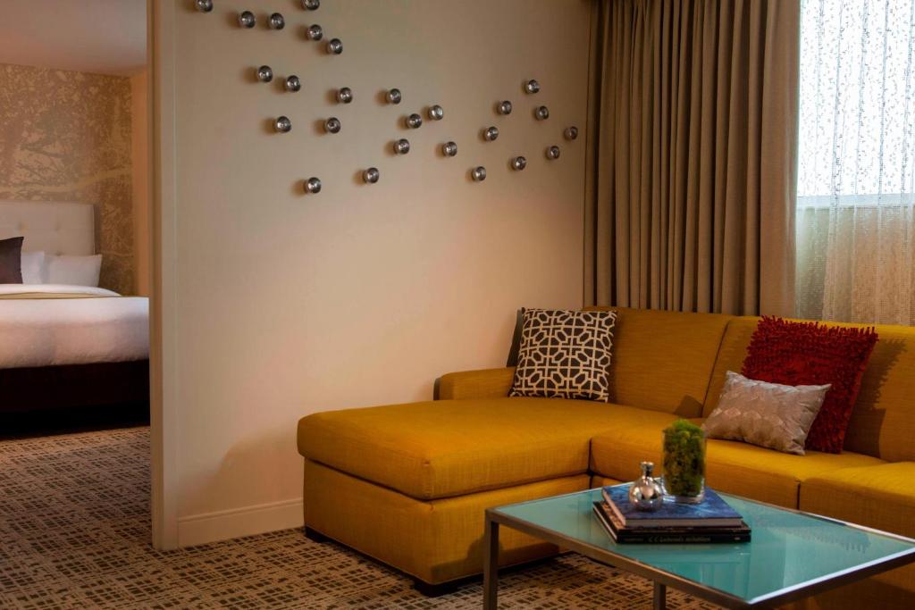 Renaissance Baton Rouge Hotel - 