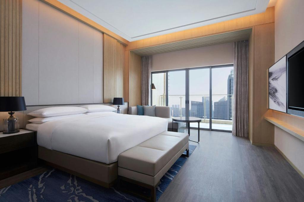 TV a/nebo společenská místnost v ubytování Courtyard by Marriott Foshan