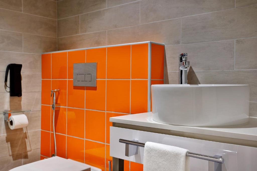 Aloft Dubai Airport - Resim 26