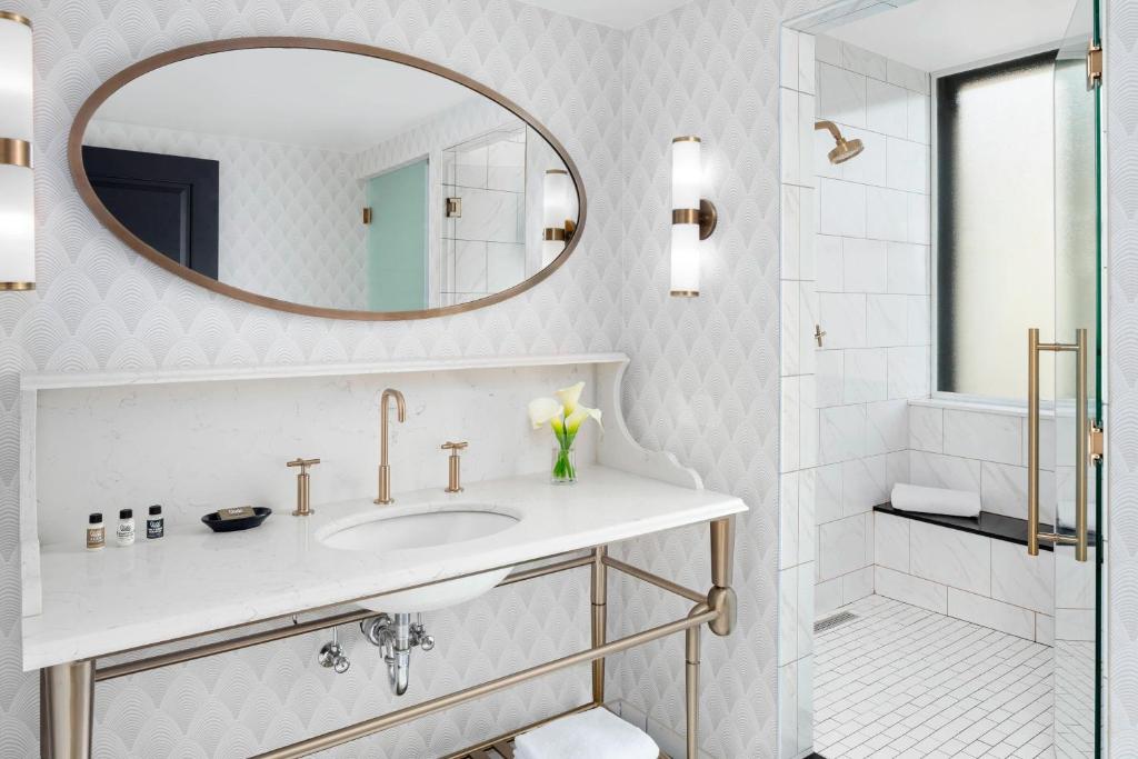 Hotel LeVeque, Autograph Collection - 