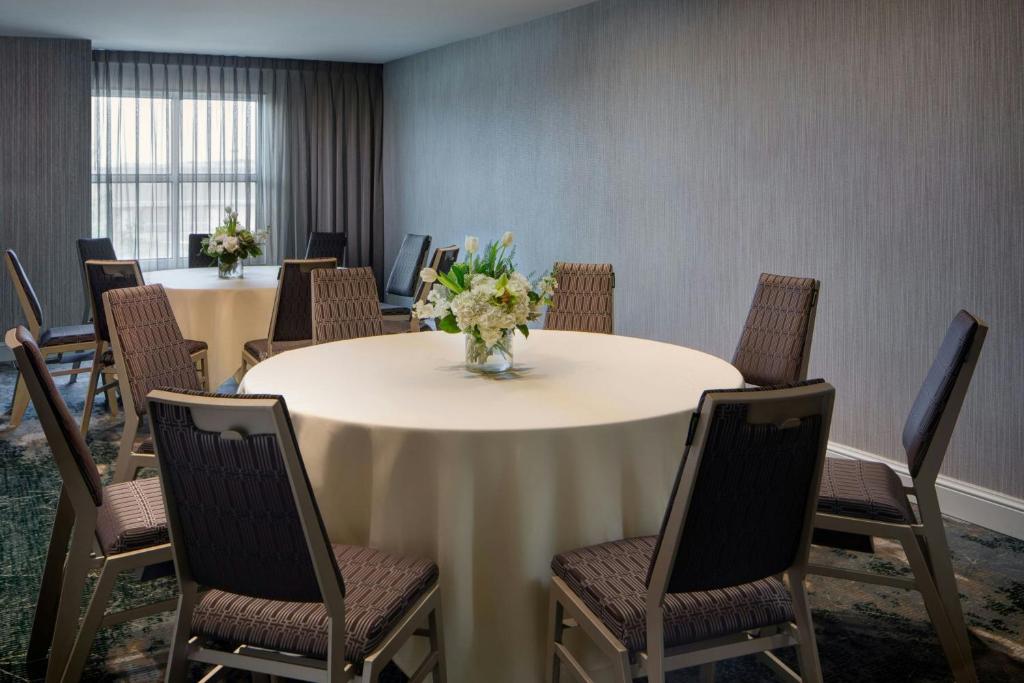 Sheraton Fort Worth Downtown Hotel photo