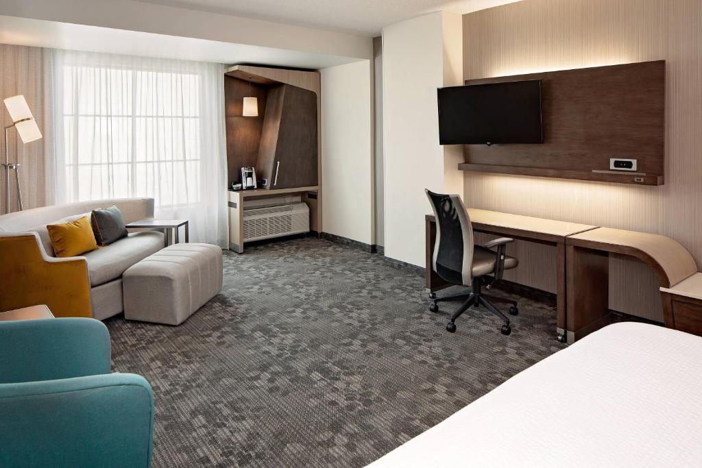 Courtyard by Marriott Dallas Downtown/Reunion District - Sala De Rey Ejecutivo
