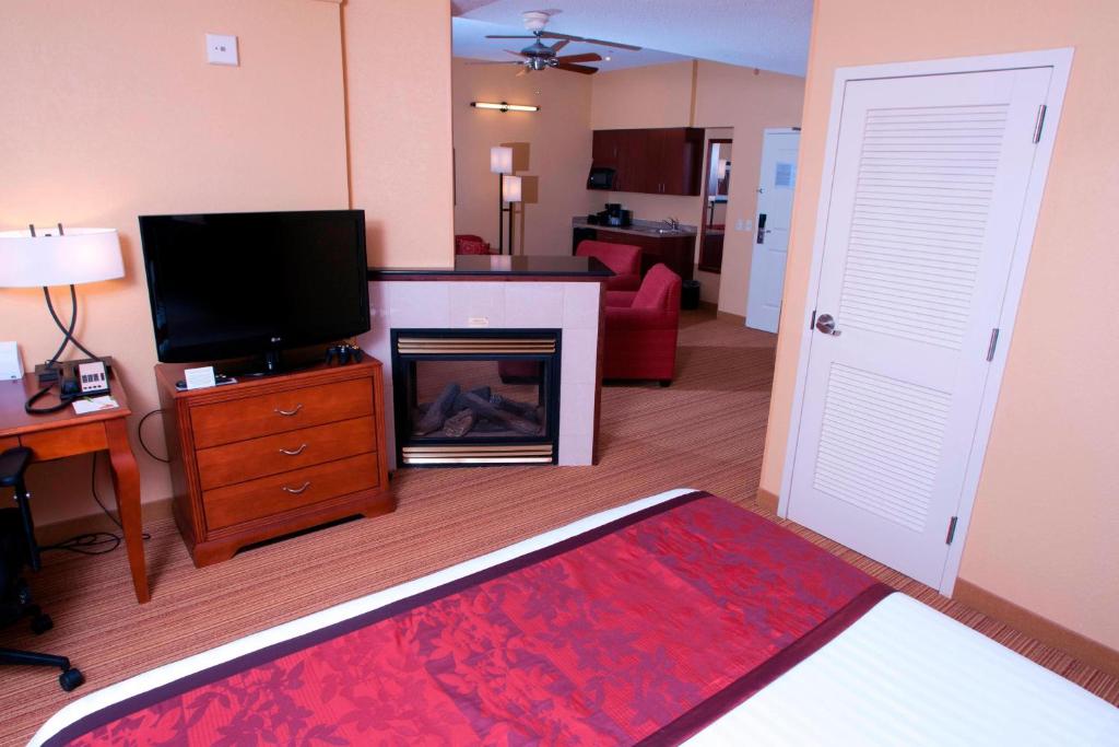 Courtyard Middlebury - Suite Met Kingsize Bed En Slaapbank
