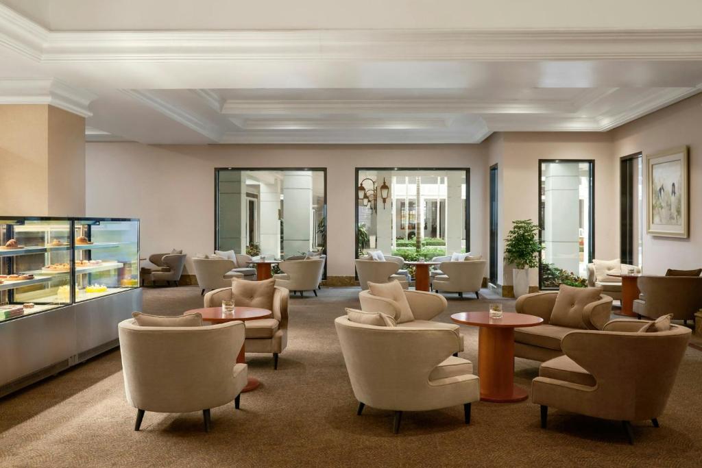 Posezení v ubytování Sheraton Hanoi Hotel