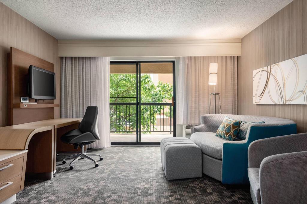 Courtyard by Marriott Dayton North photo
