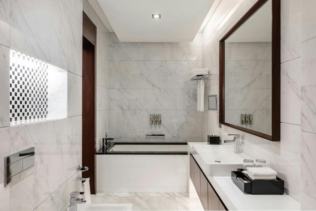 Renaissance Business Bay Hotel, Dubai - Resim 29