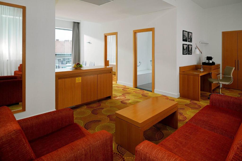 Courtyard by Marriott Budapest City Center - Resim 2