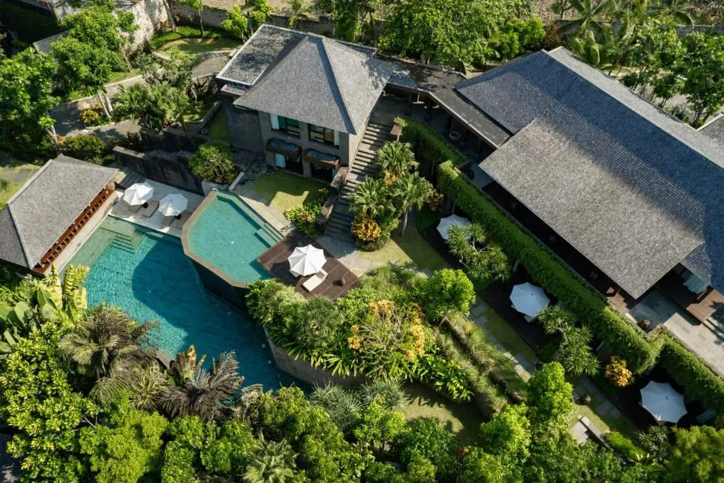 Three-Bedroom Mansion with Private Pools