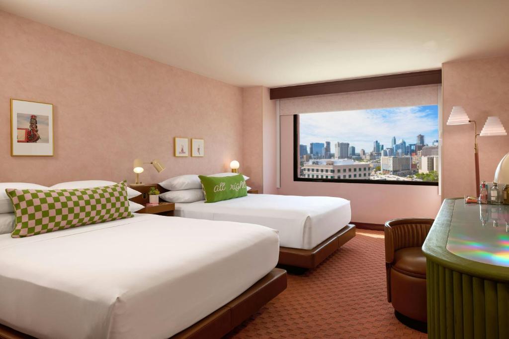 Downright Austin, A Renaissance Hotel - 