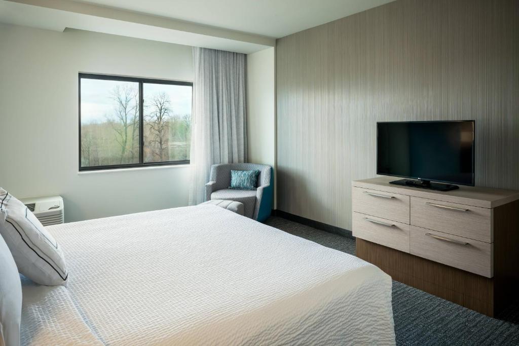 TV a/nebo společenská místnost v ubytování Courtyard by Marriott Corvallis