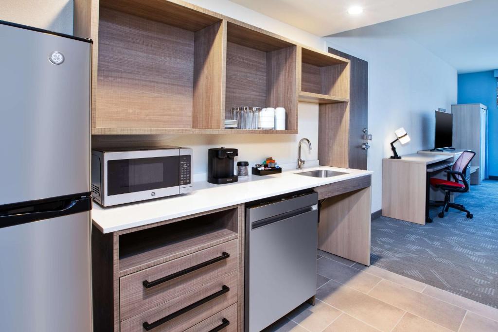 Home2 Suites By Hilton Grand Rapids Northeast photo