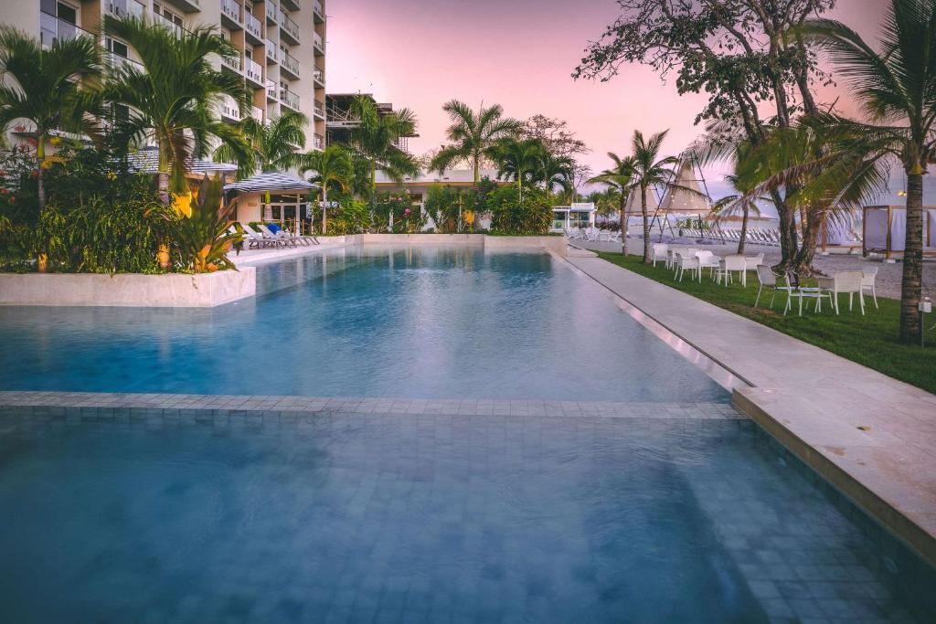 Bazén v ubytování Radisson Riviera Panama nebo v jeho okolí