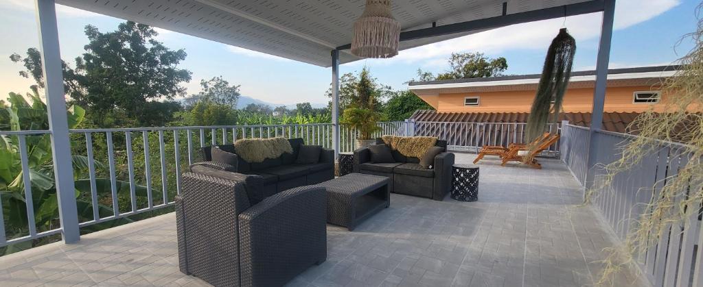 Balkón nebo terasa v ubytování Sunset Homestay