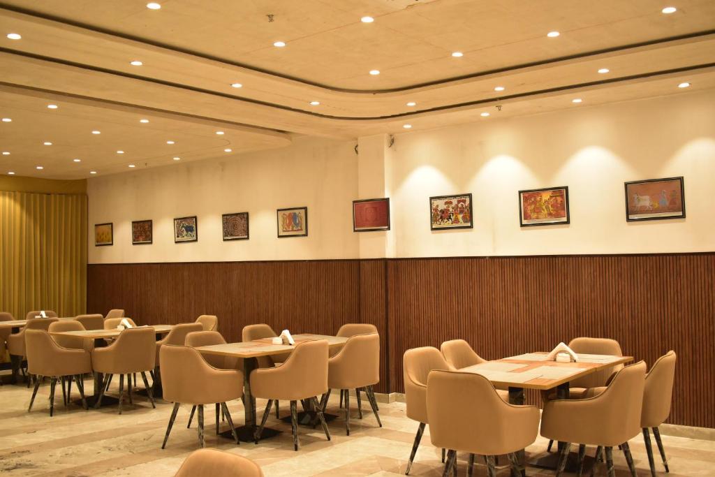 Posezení v ubytování Hotel Cullinan By Qotel Janakpuri