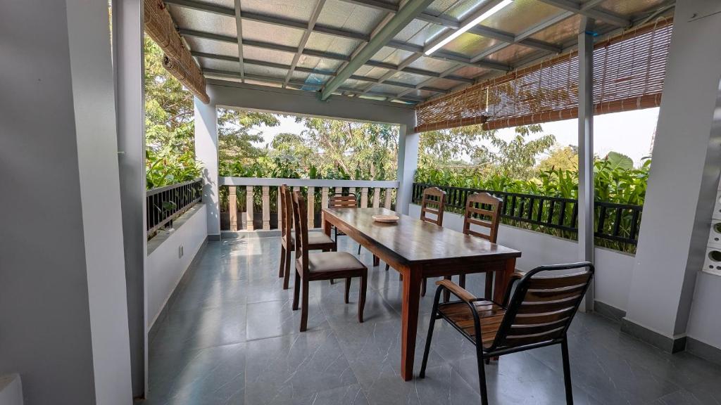 Balkón nebo terasa v ubytování VILLA Siem Reap - eco & local