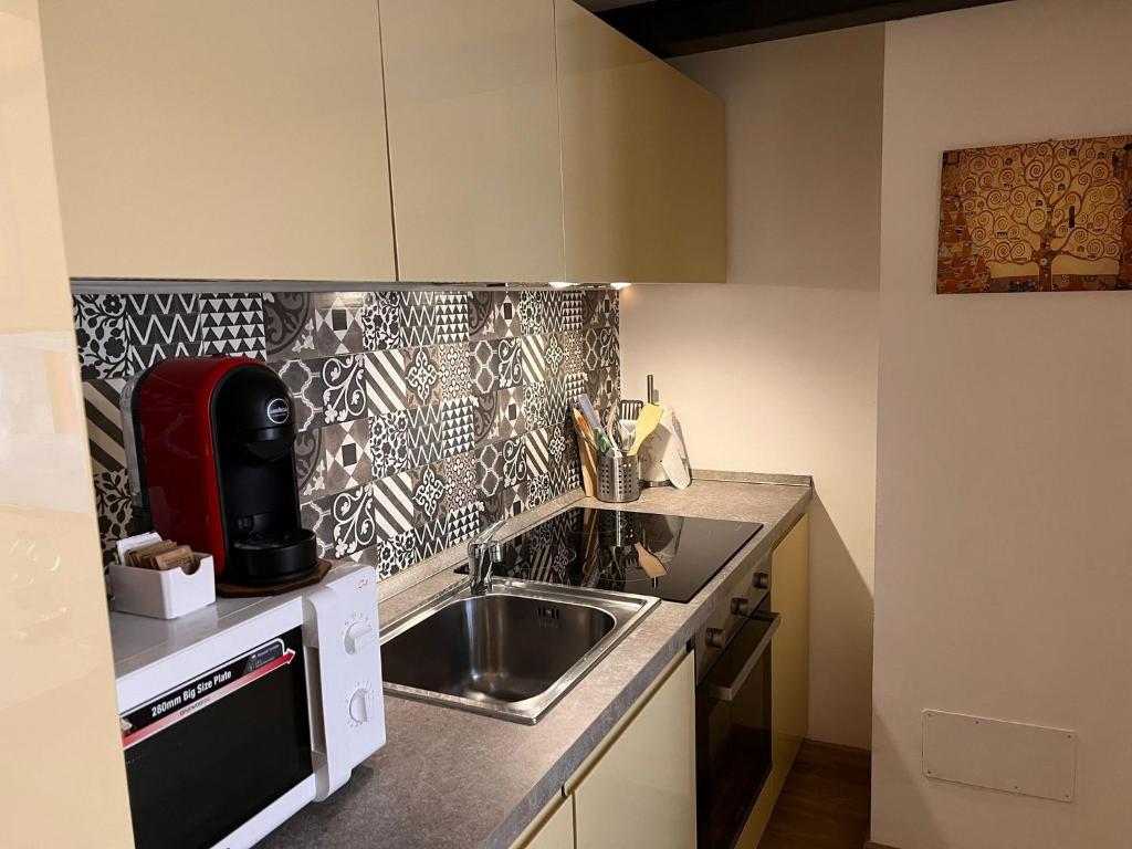 Luxury Studio Porta Romana near Bocconi, City Centre by Kibilù Affitti Brevi