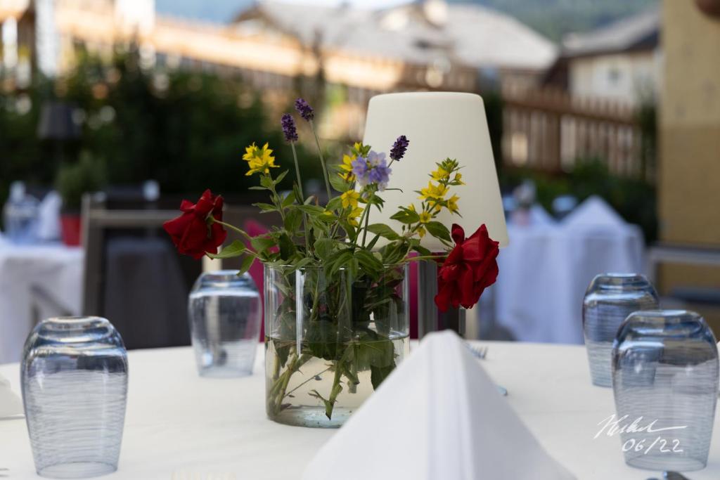 Restaurace v ubytování Hotel Piz Mitgel