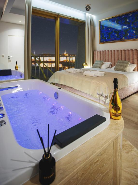 
Suite Apartment with Jacuzzi and River View
