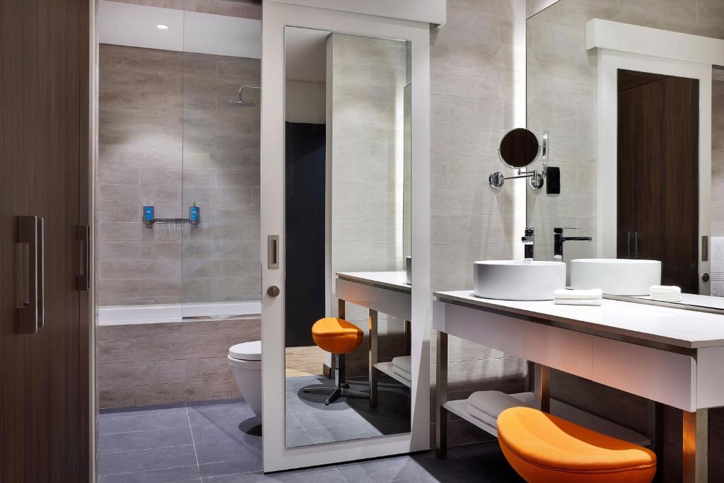 Aloft Dubai Airport - Resim 22