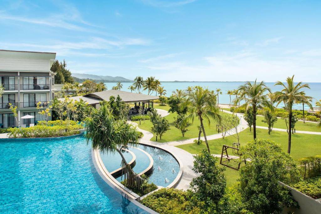 Bazén v ubytování Le Meridien Khao Lak Resort & Spa nebo v jeho okolí