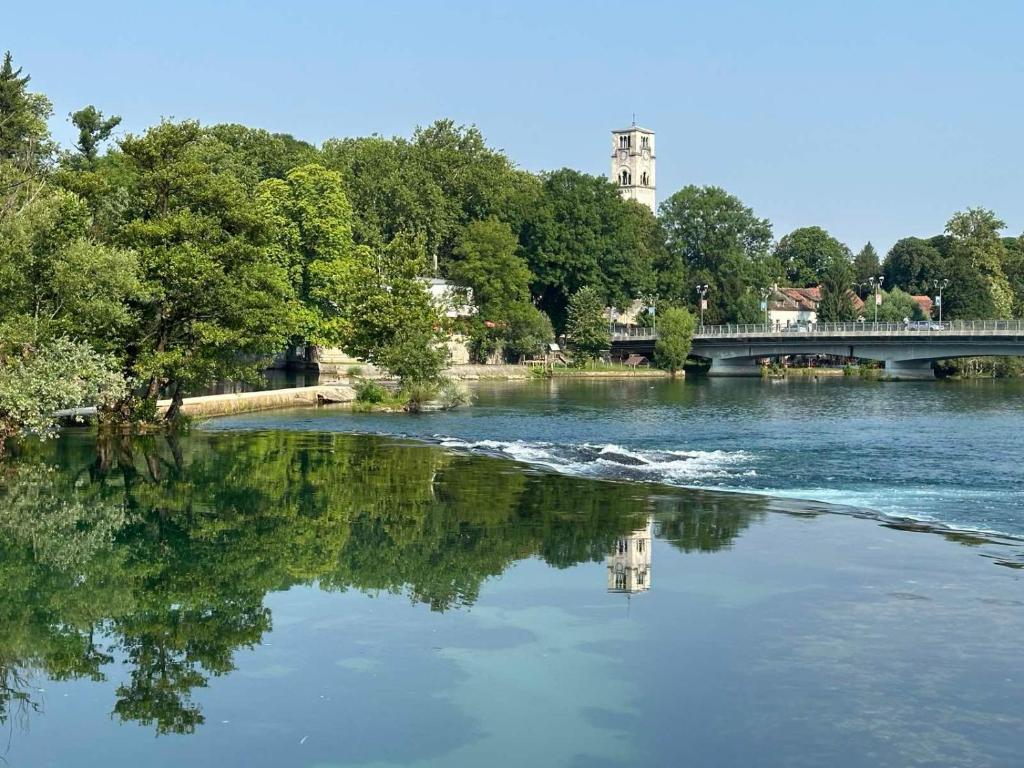 Landskap semula jadi dekat dengan apartmen