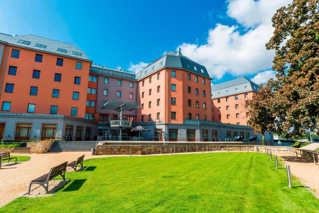 Zahrada ubytování Courtyard by Marriott Pilsen